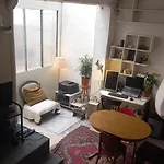 Studio dans un atelier d\'artiste